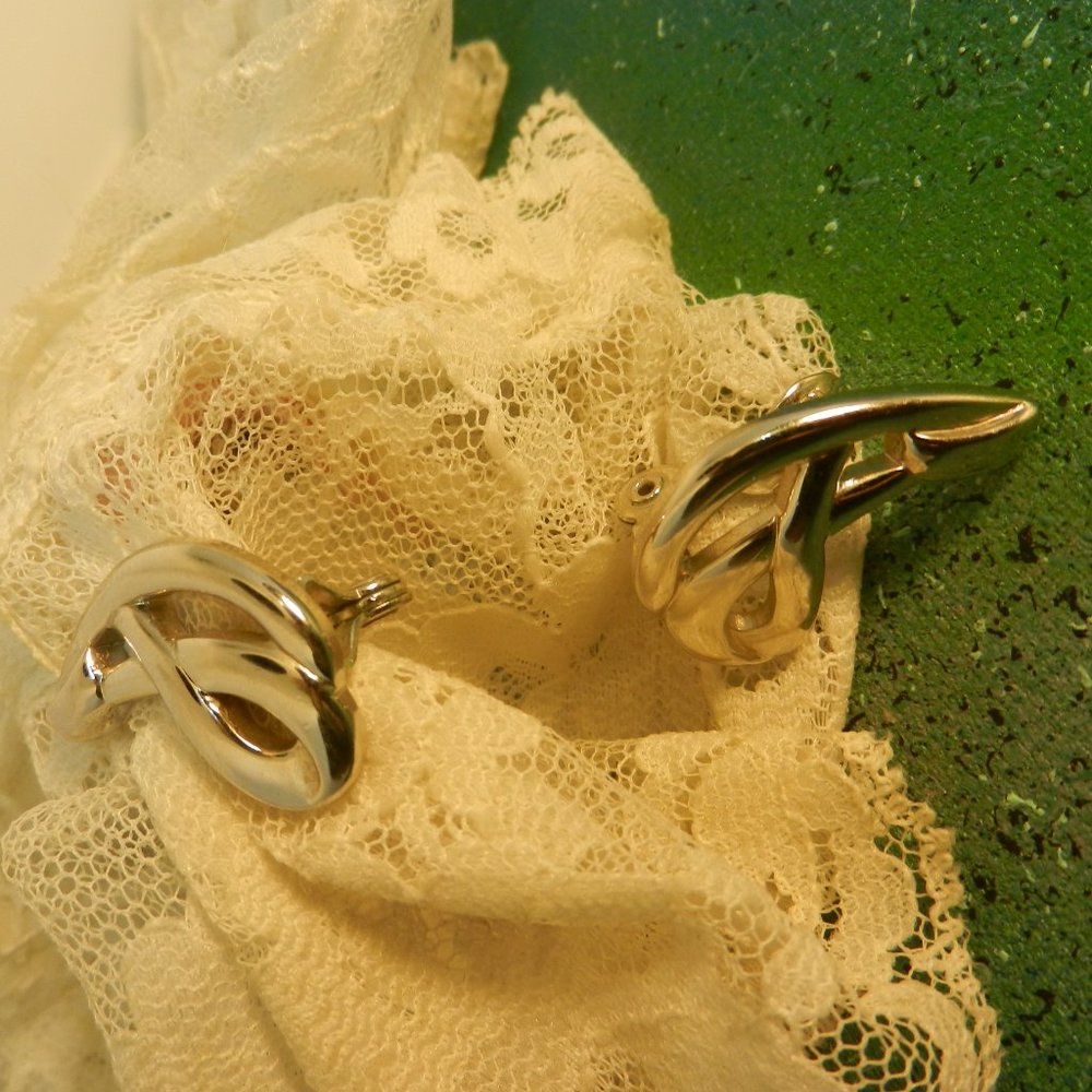 VTG Monet silver clip earrings swirly looped knots silver tone dressy studs glam - Picture 8 of 9